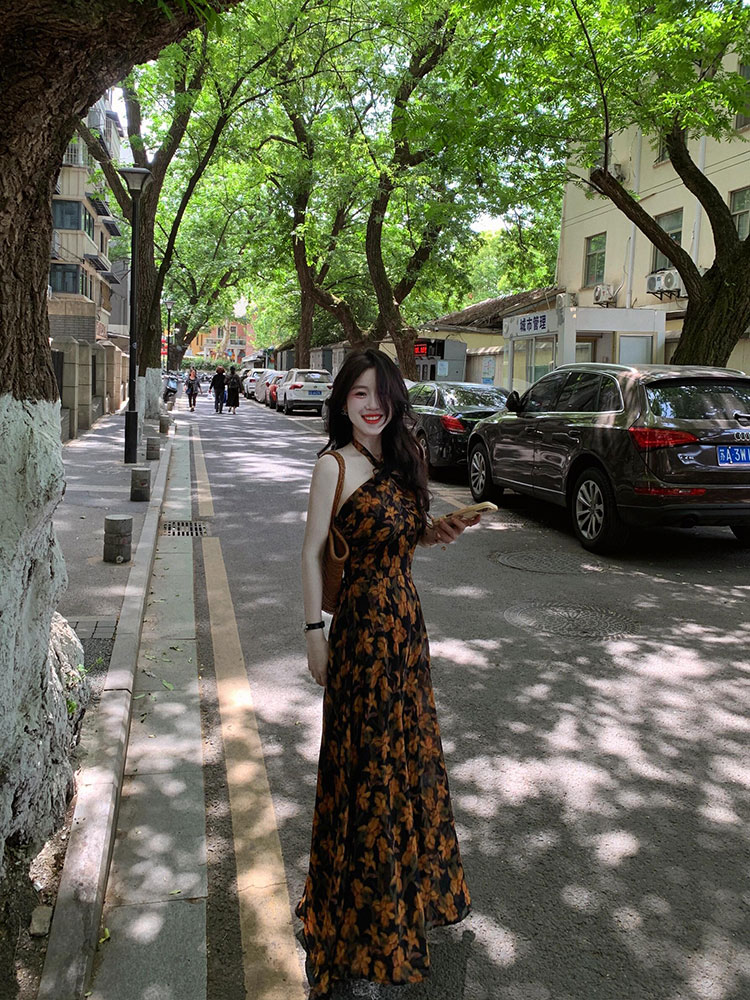 2025年夏季新款穿搭今年流行漂亮绝美淑女高级感气质独特连衣裙女