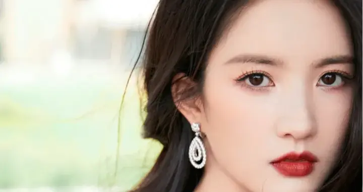 美女壁纸-第6017期-刘些宁