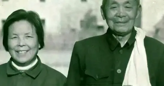 淡泊名利的开国少将，主动要求回家当农民，妻子孩子都在农村生活