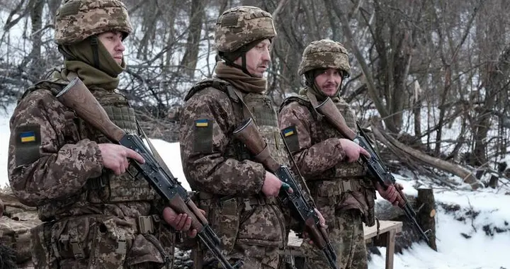 俄乌冲突四周年，基辅要死磕？泽连斯基：割让领土换取和平是幻觉