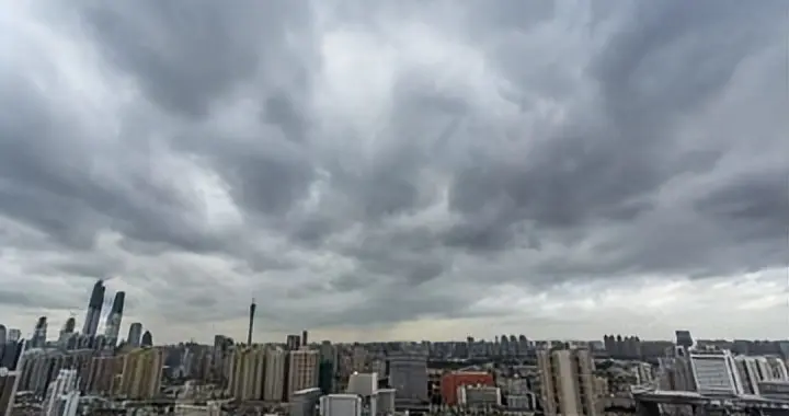 17 级台风巴威再升级，风圈超 1000 公里，登陆浙闽？