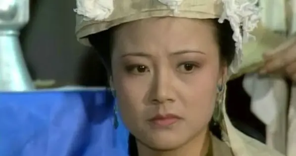 《红楼梦》：贾敬死后身为长辈且没有血缘关系的贾母为何那么伤心