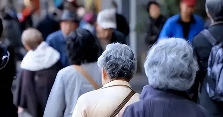 我国将迎来人口死亡高峰？23年1110万去世、24年1093万，去年呢