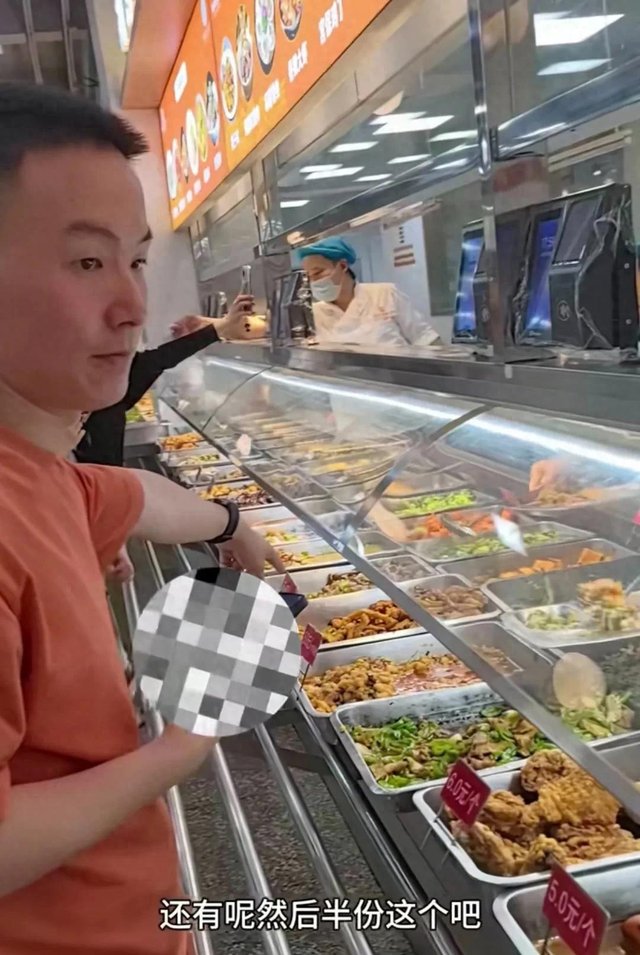 谢浩楠有一颗清澈的童心，暖心和网友互动，大妹“吃醋”