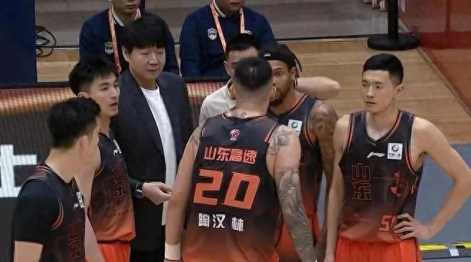山东男篮瞄准两名NBA后卫，外援升级成新赛季关键