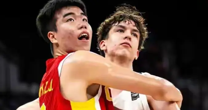 中国U18男篮2分险胜，不得不承认的3个事实，双后卫30分不负众望