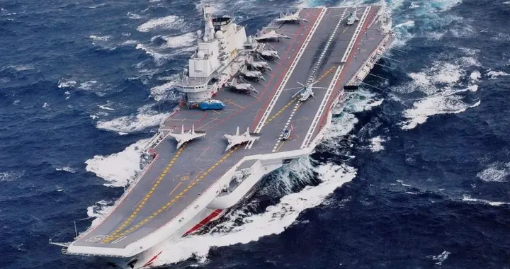 中美两军在黄岩岛激烈斗法，解放军庞大舰队与美菲“肩并肩”