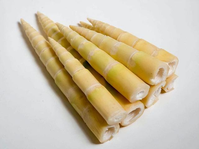 老人要少吃竹笋和韭黄？医生：4种蔬菜少吃，可惜很多人管不住嘴