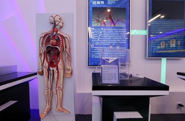 一个病人得了肝癌，做了肝切除，一个多月后，癌细胞又复发了