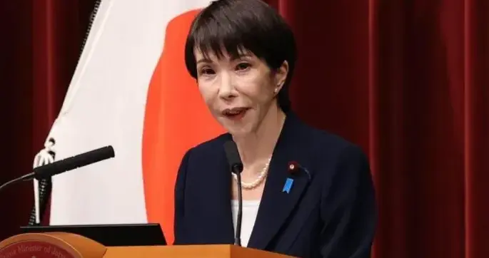 高市解散议会，连喊三声“万岁”，麻生开闭门会，中国成最大变量