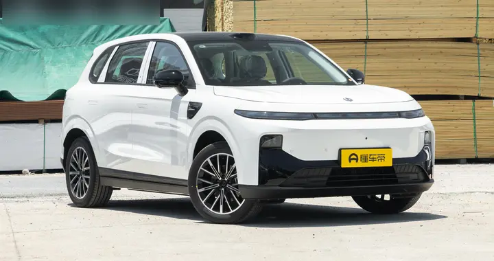 零跑汽车放大招了,零跑B10激光雷达版的购买建议来了