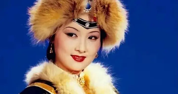 我发现，职场有一个“王熙凤定律”，处处争名夺利的到头来一场空