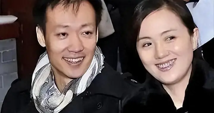 朱媛媛离世不到1年，辛柏青和袁泉相拥照曝出，仅用17字说明现状