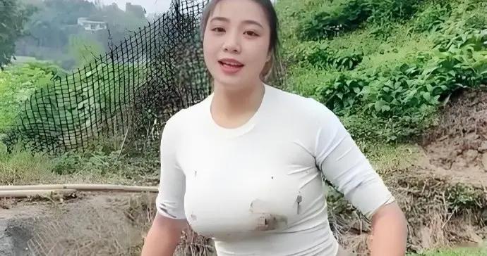 这是谁家的媳妇，勤奋能干，漂亮大方，太招人稀罕了