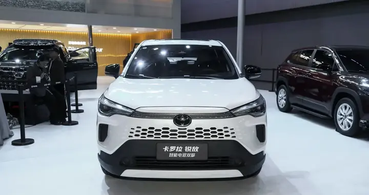 2026款卡罗拉锐放：10万级混动合资SUV，油耗低至4.56L，超省钱！
