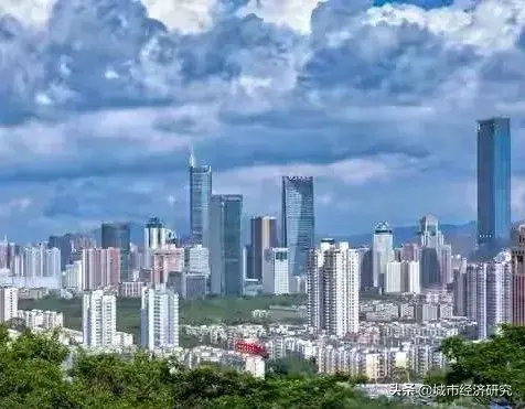 四大新一线城市重成苏杭GDP与四大一线城市北上广深GDP巅峰对决