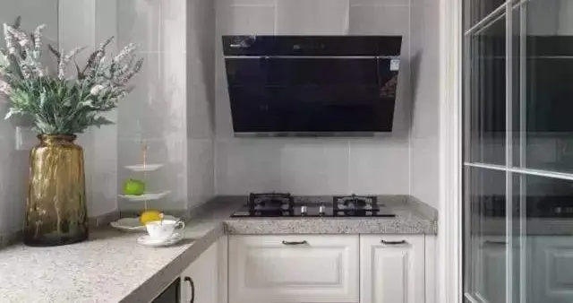 142㎡新房，花42W装修简美风，电视墙大气又实用！配色特别喜欢！