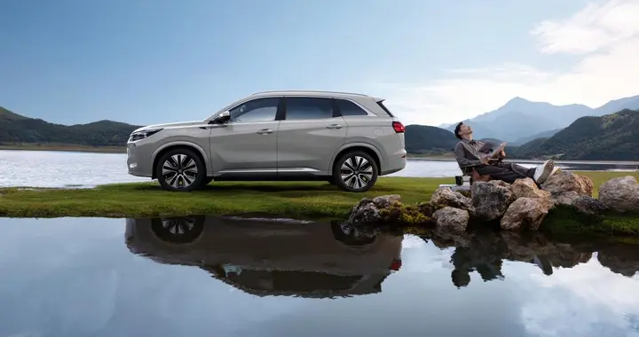 11,98万超值之选！230km超长续航，第三代蓝电E5 PLUS上市