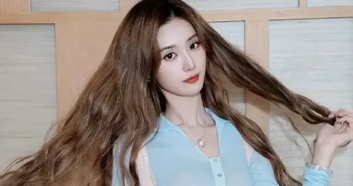 女顶流的生意，毁了多少年轻女孩