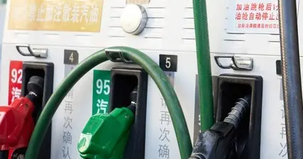 92号汽油重回7元时代！三连跌后，下半年降价空间有多大？