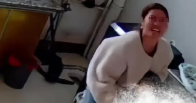 广西女子曝妯娌往洗衣机倒尿：已报警，监控流出，孩子目睹全过程