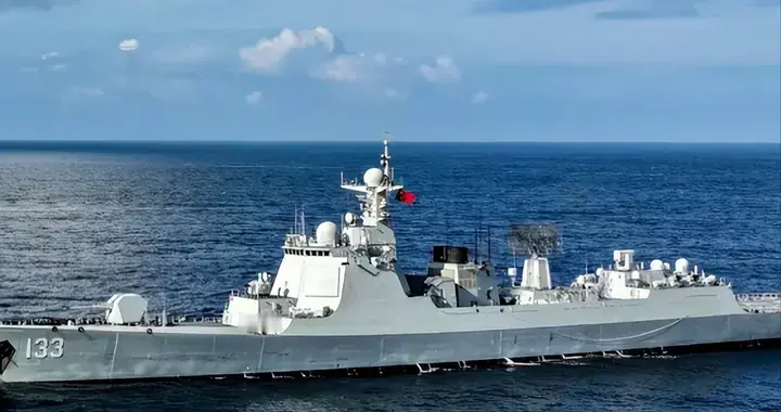 你做初一，我做十五！日舰过航台海三天后，052D冲向横当水道