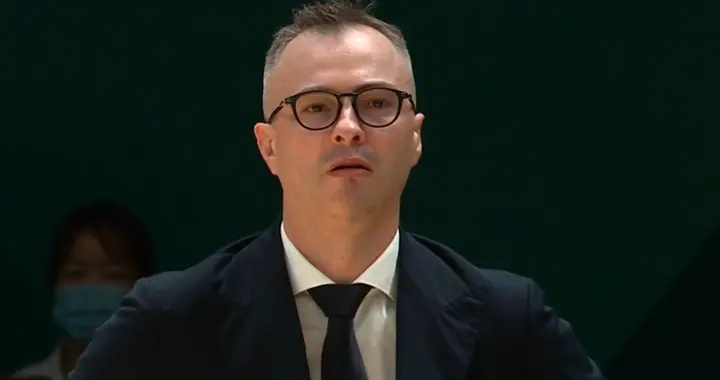 广东半场领先同曦9分！徐杰轰13+3，三外援合砍23分，亚帅首秀吃T