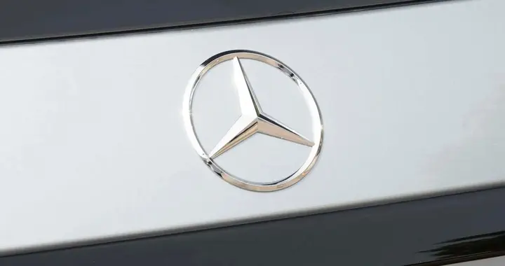 奔驰GLC中期改款曝光！改脸不改尾，真能跟纯电版长一个样？