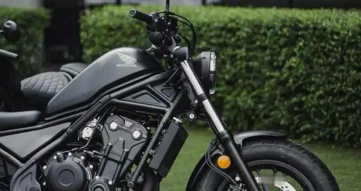 Rebel 500 Bobber Style：经典酷感，自由灵魂