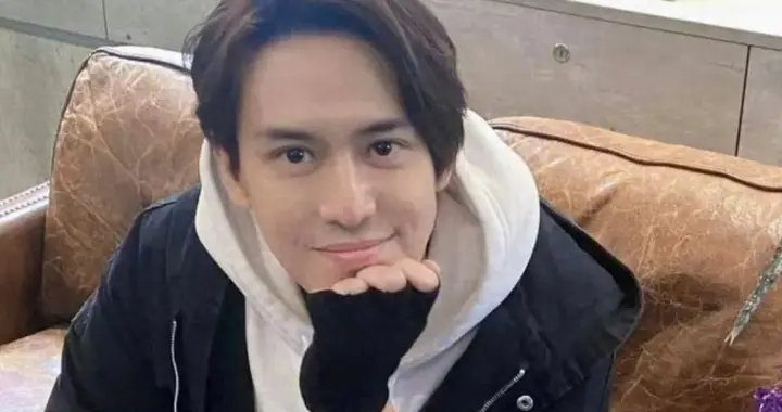 47岁偶像剧男神官宣恋情，出道多年首度认爱，牵手圈外女友超甜蜜