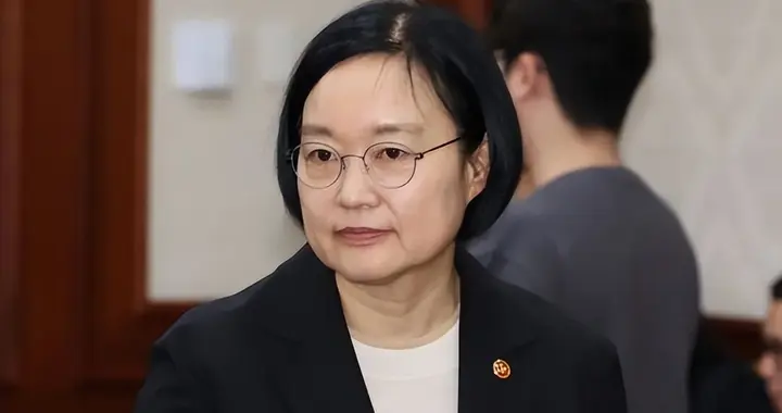 打破20年沉默！20年首迎女总理，韩圣淑非财阀背景震撼登场