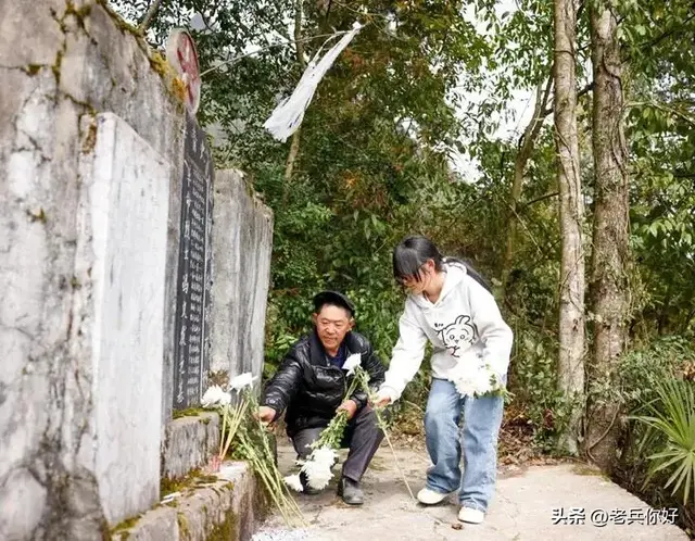 孙女一句"爷爷不在了还有我"全网泪崩！五代人90年守护一座红军墓