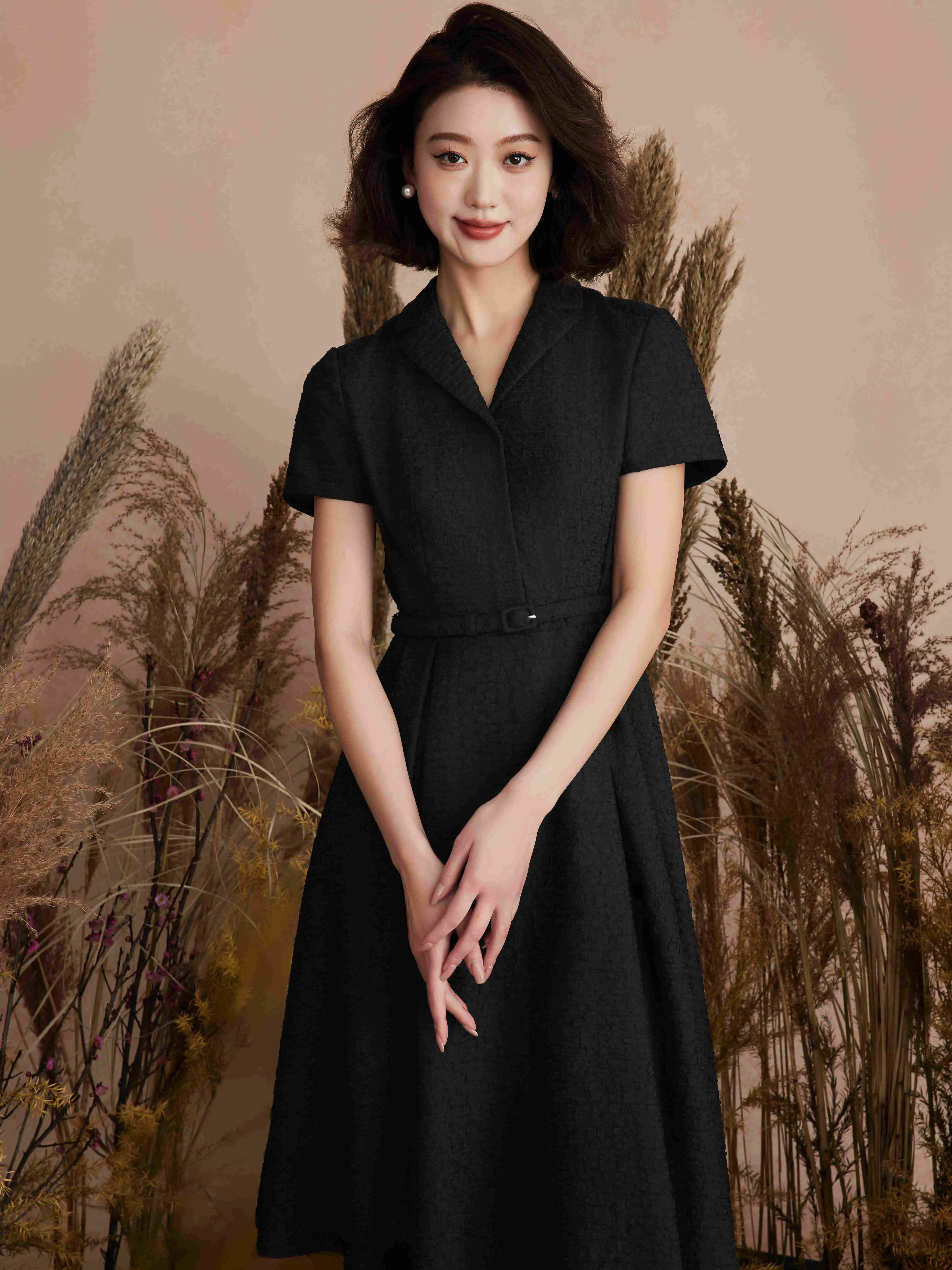 OBEG欧碧倩肌理感连衣裙