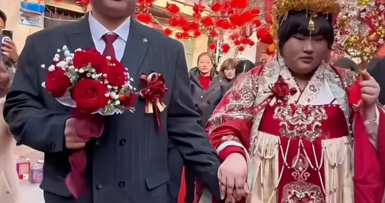 朱之文女儿大婚仅1天，男方被扒底朝天，500万陪嫁传闻是冰山一角