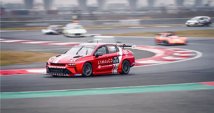 双向突破耀世界！领克 03+TCR 与机车竞技共筑中国速度荣光