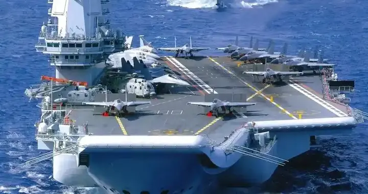 有三艘航母就是好，南海舰队暂时无航母可用，辽宁舰迅速南下支援
