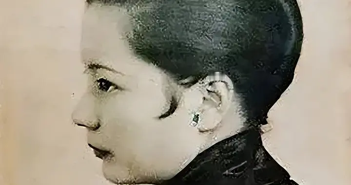 她是上海第一名媛：当年和戏子私奔后，生下了6个家喻户晓的名人