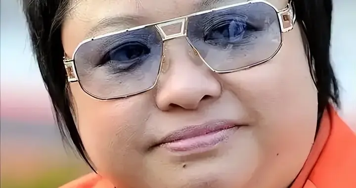 韩红被AI换脸了？贪污上亿、假慈善，这波针对韩红的谣言太离谱了