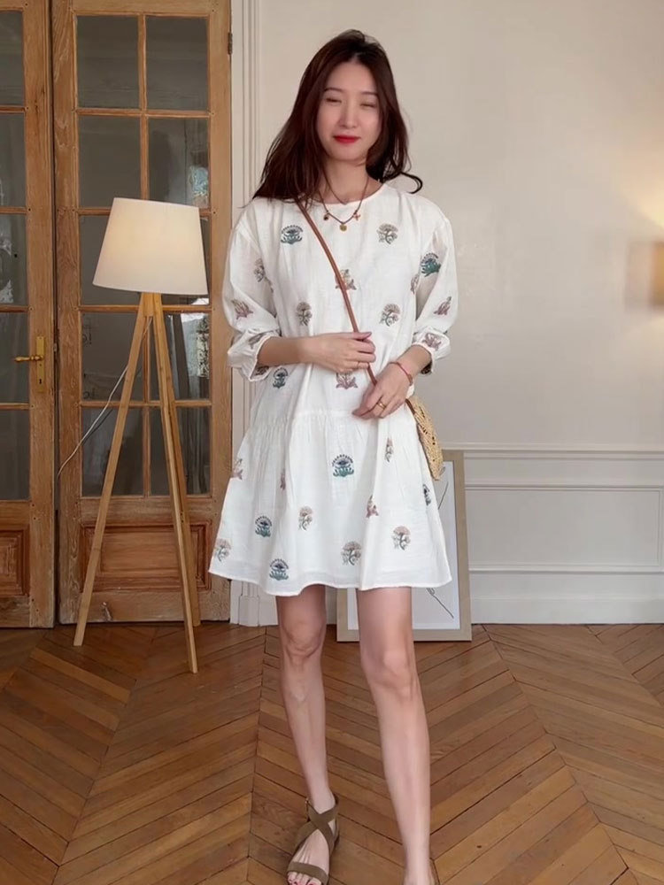 独特漂亮绝美气质高级感连衣裙女2025年夏季新款今年流行爆款裙子