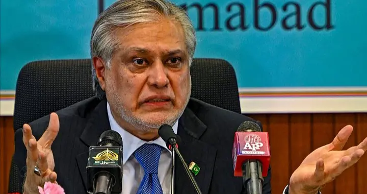 伊朗有救了？一架专机降落中方，中方表明态度，替美承担部分责任