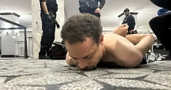 枪声未落，副总统先被拽走，特朗普还压在桌下，万斯比总统先撤离