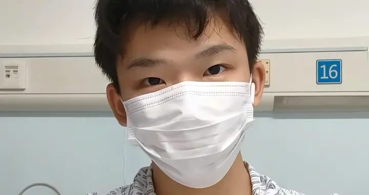 电子科大22岁古芃昊确诊白血病，淋雨后吃冰西瓜发烧，保研未报到