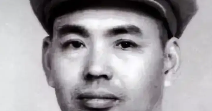 得知这场大战的两个细节，许世友对粟裕服了，称首长为“粟司令”