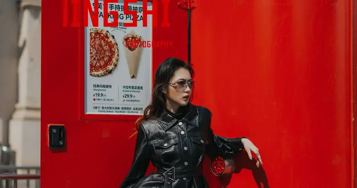 美女显得又酷又飒