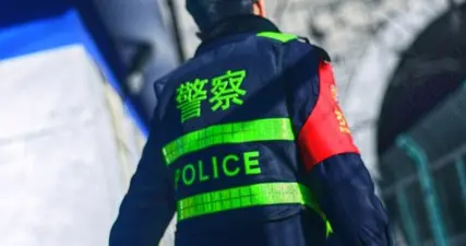 坚守，绘就新年温暖底色