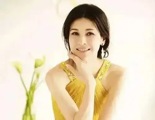 童蕾年轻时候明艳动人，44岁既优雅又女人！