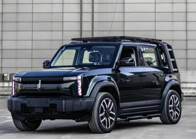 售价仅8.9万奇瑞iCAR03上市，越野电动SUV能否打败城市精致车型？