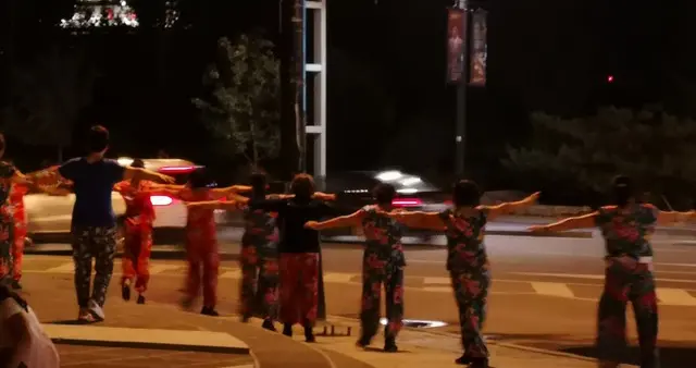 退休后我干过的那些“瓜兮兮”傻事，笑到邻居拍门！