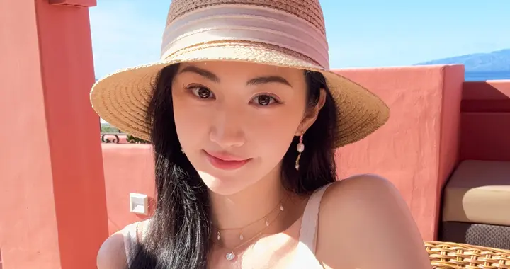 景甜阳光之美，湛蓝苍穹