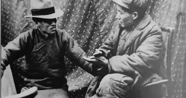 梁漱溟曾经有一个非常有趣的对比：毛主席和蒋介石有什么不同？